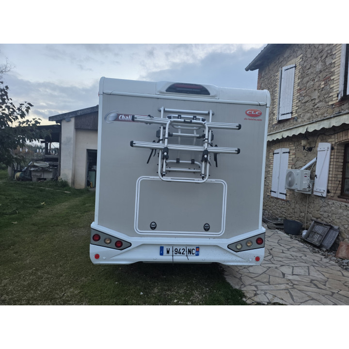 Camping-car profilé d'occasion Challenger 328 boîte auto 7.19m garantie 1 an 170cv lithium