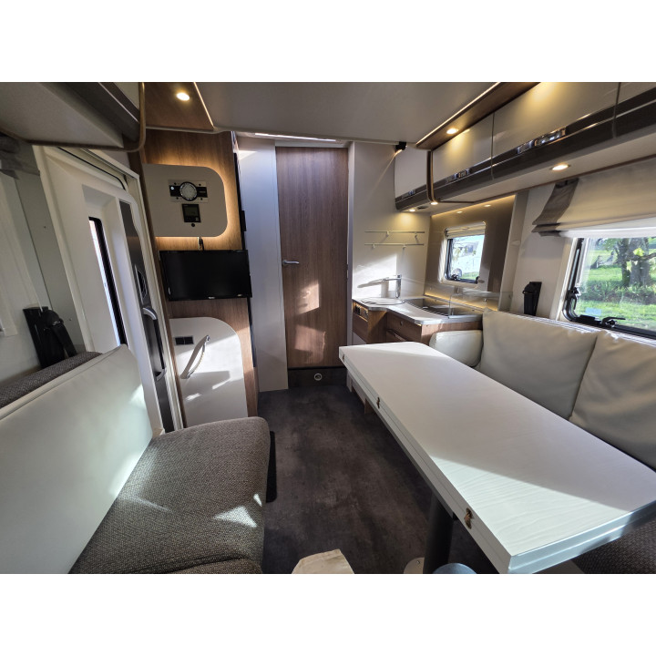 Camping-car profilé occasion Dethleffs Trend T7057EBL Garantie 1 an TV Sat Store