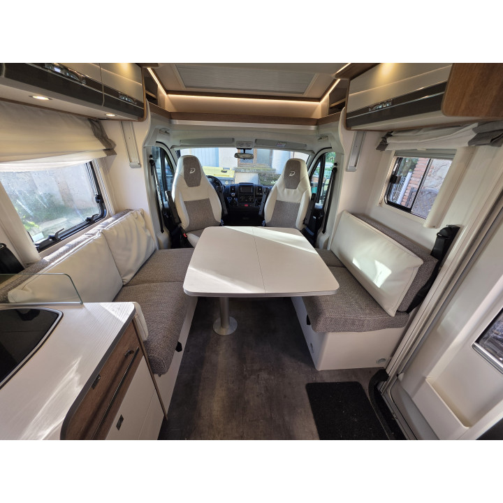 Camping-car profilé occasion Dethleffs Trend T7057EBL Garantie 1 an TV Sat Store