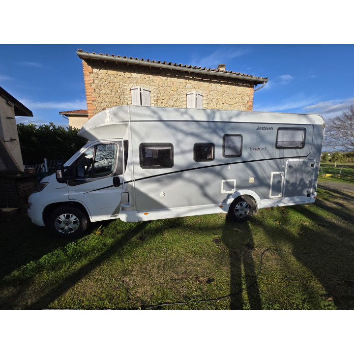 Camping-car profilé occasion Dethleffs Trend T7057EBL Garantie 1 an TV Sat Store