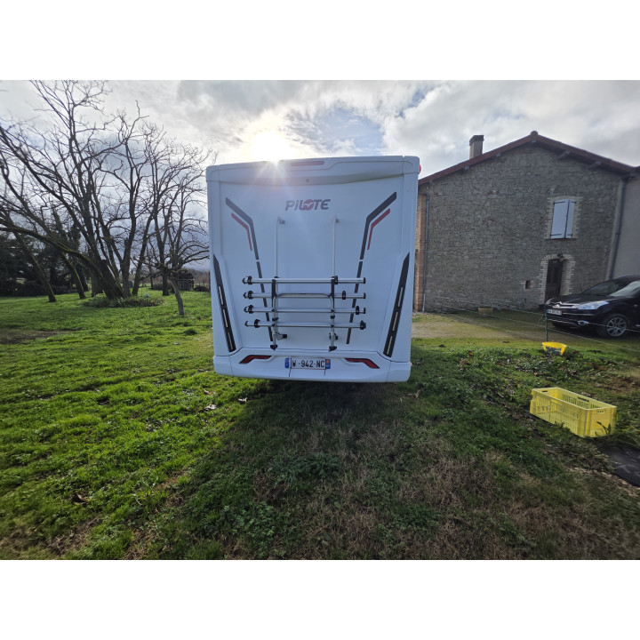 Camping-car intégral Pilote G740C Expression occasion récent