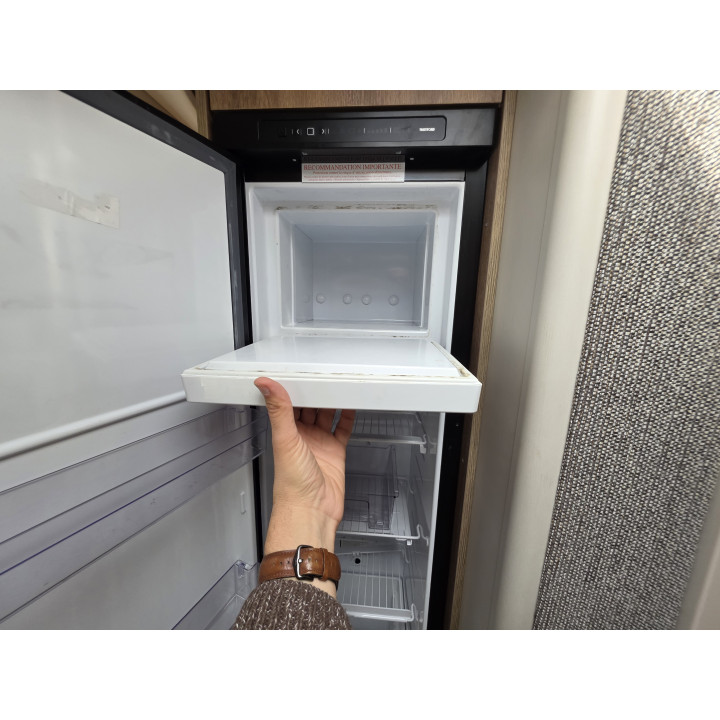 Camping-car profilé Dethleffs Trend d'occasion très bon état T7057EB